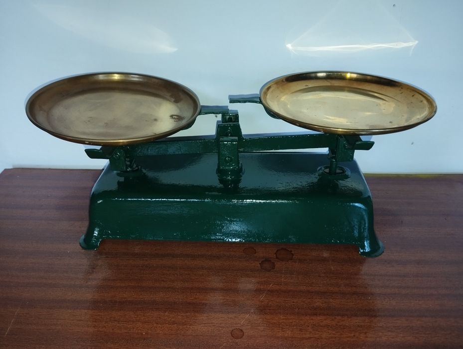 Balança de pratos em ferro
