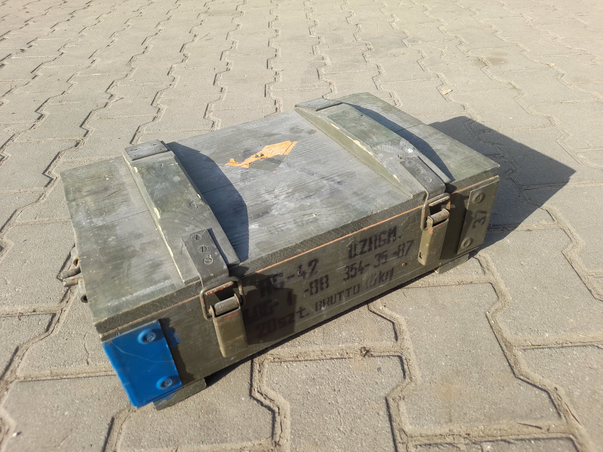 Skrzynka drewniana wojskowa po F1 RG42