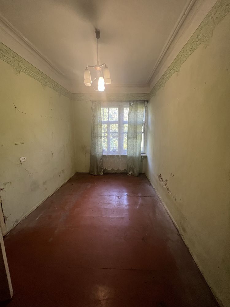 Продам 2кім 57.4м² ціна 27500$.