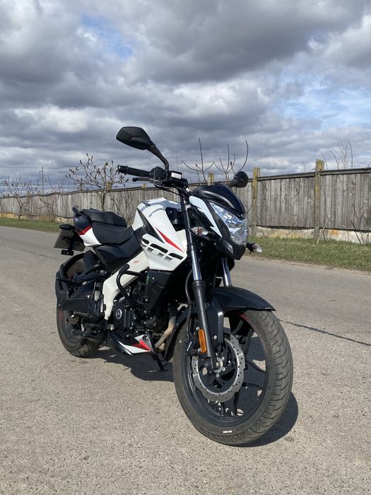 Продам мотоцикл Bajaj pulsar ns200(СРОЧНО)