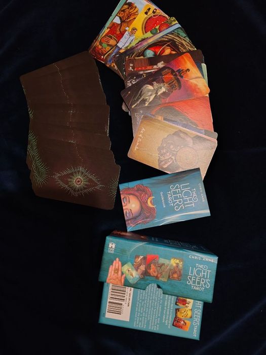 Карты таро "Светлого провидца" оригинал, автор  Chris -Anne, производс