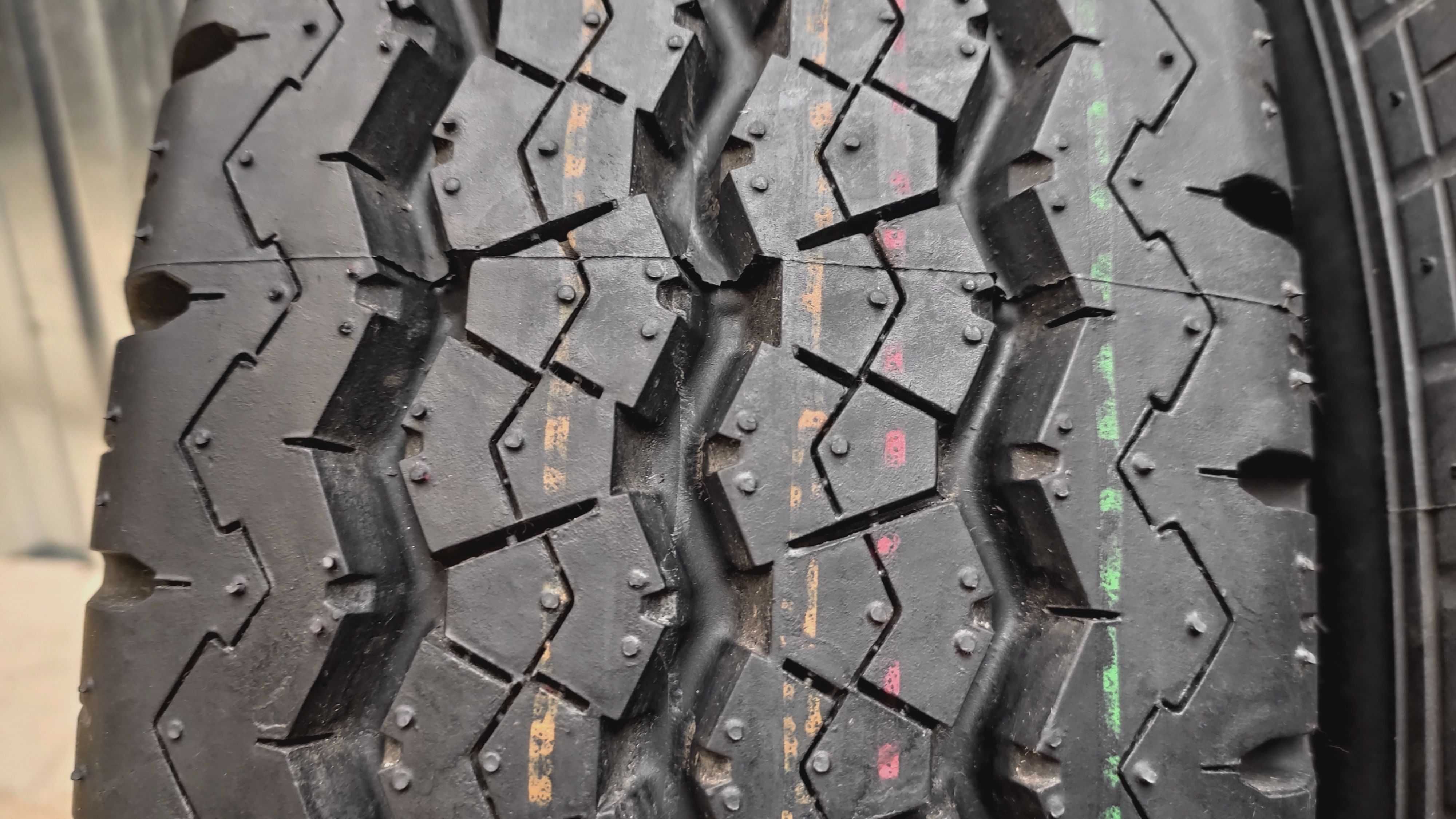 шини 185R14C Bridgestone R 630 . 99%. Японія! с 75 80