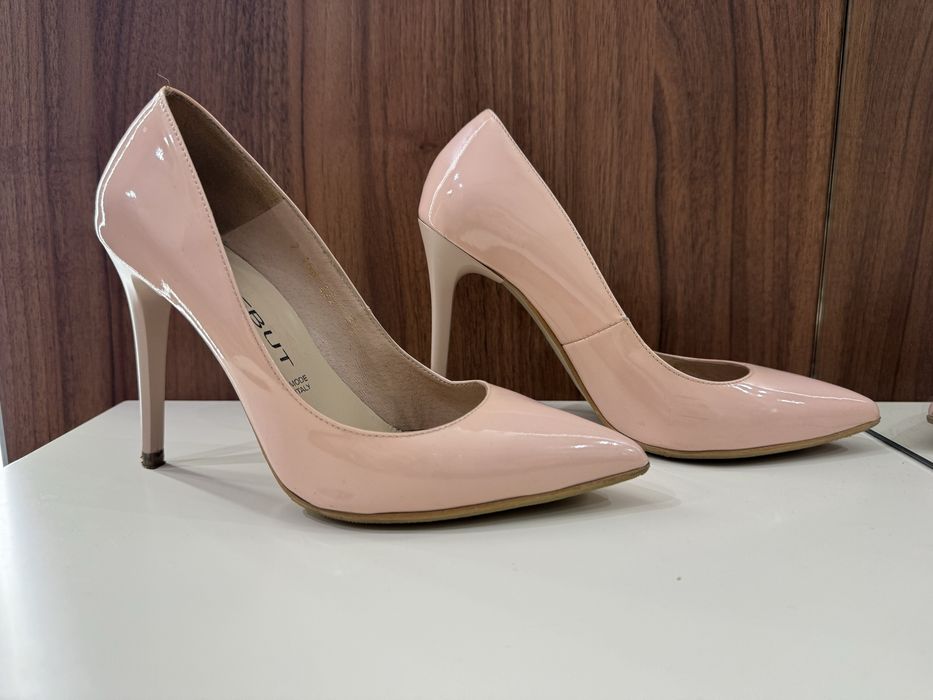 Жіночі туфлі лодочки лаковані