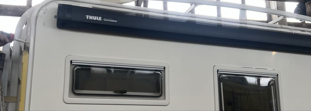 Markiza Thule Czarna 4,5m kaseta 5200 omnistor do kampera lub kempingu