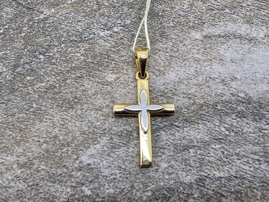 Złoty krzyżyk apart P: 585 WIELKOŚĆ WYS:2CM SZ:1CM