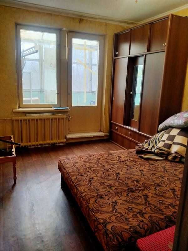 Срочно продам 2 комнатную квартиру 10 минут от м. Индустриальная.