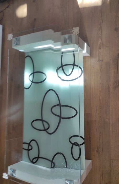 Lakierowana biała ława wysoki połysk