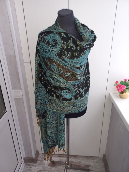 Чудовий палантин,шарф! Розмір 200×70.