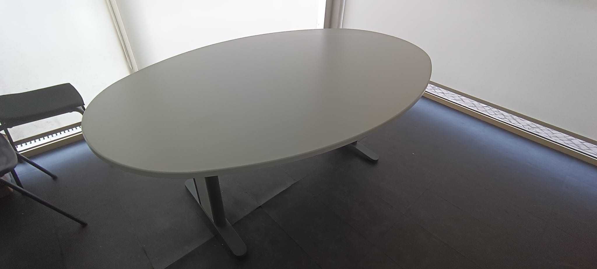 Mesa de escritório Oval