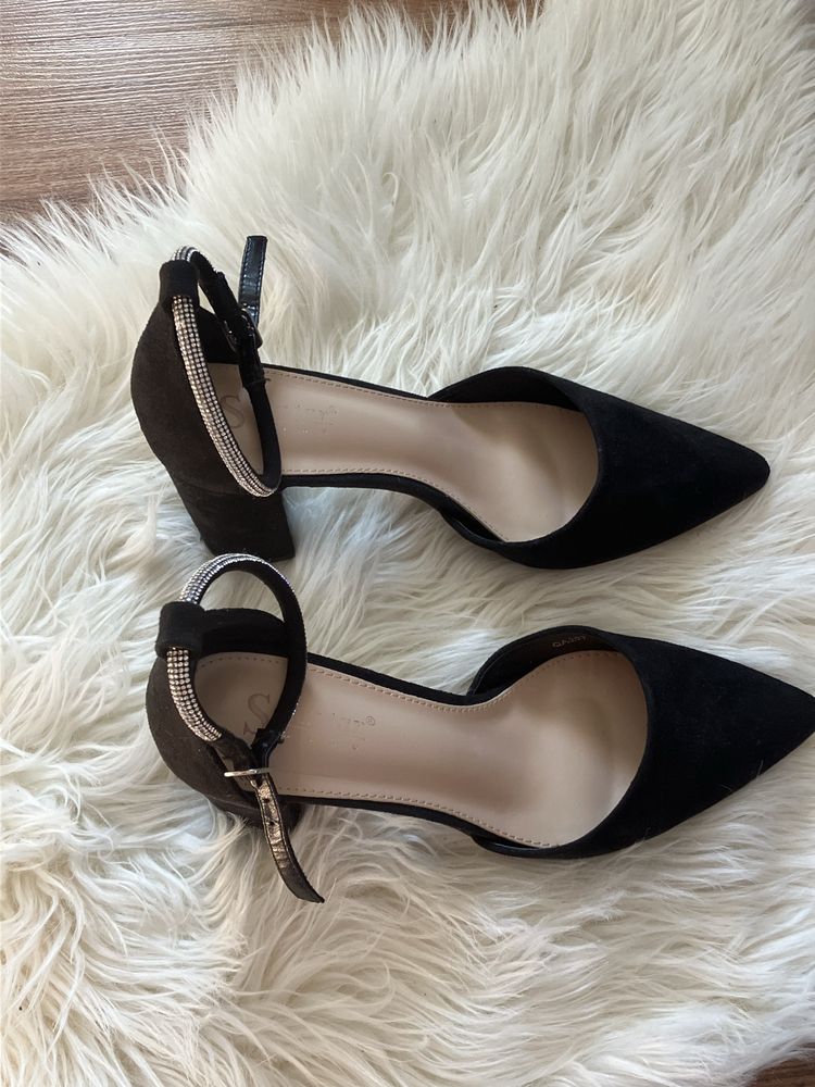 Buty na slupku 39