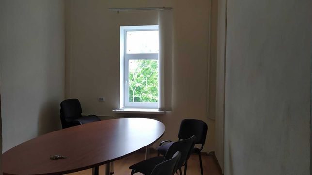 Малый офис с ремонтом и мебелью 12 м2 Деловая ор стадион Олимпийский