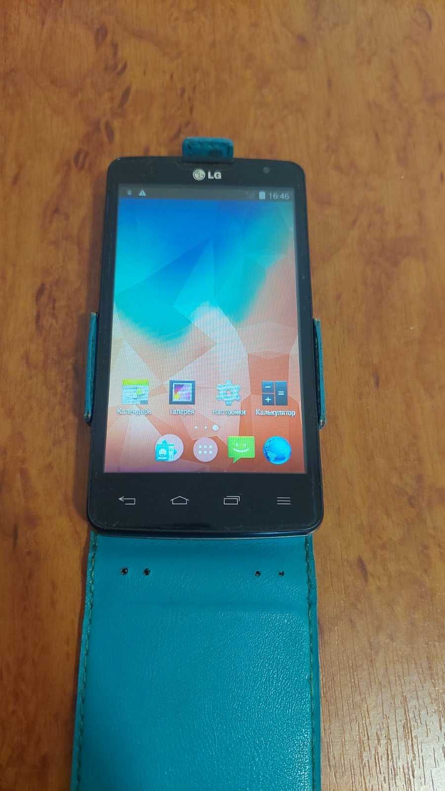 Смартфон LG-X135 з чохлом