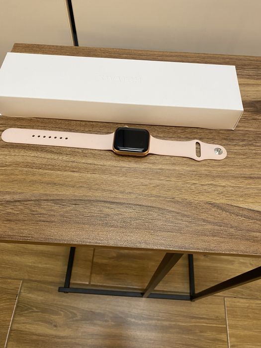 Apple Watch Seria 6 44 mm, jak nowy