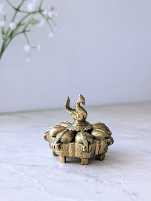 Kum kum box mosiężne pudełko hinduskie