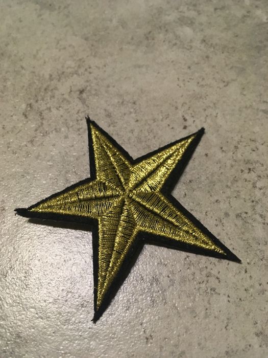 Naszywka na ubrania złota gwiazda