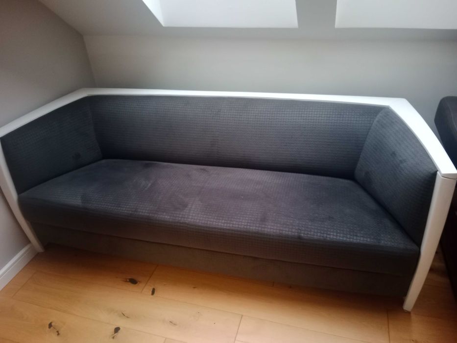 Sofa szara trzyosobowa