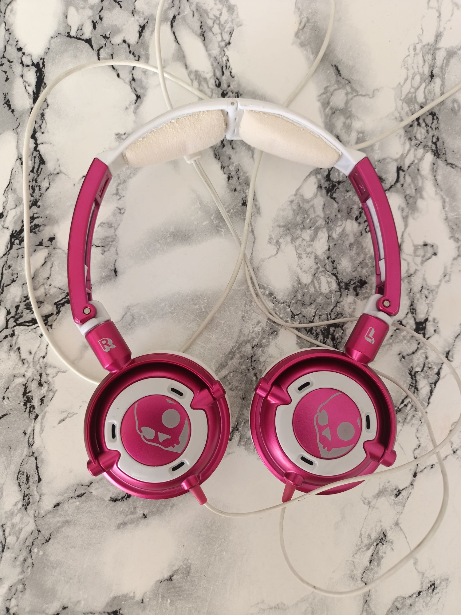 Навушники SkullCandy Lowrider Pink

Залишит