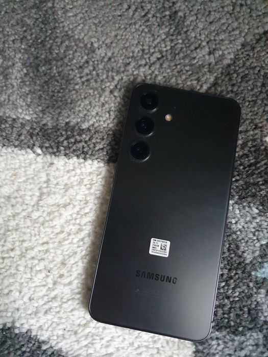 Telefon Samsung Galaxy S24 flagowiec 264GB smartfon gwarancja