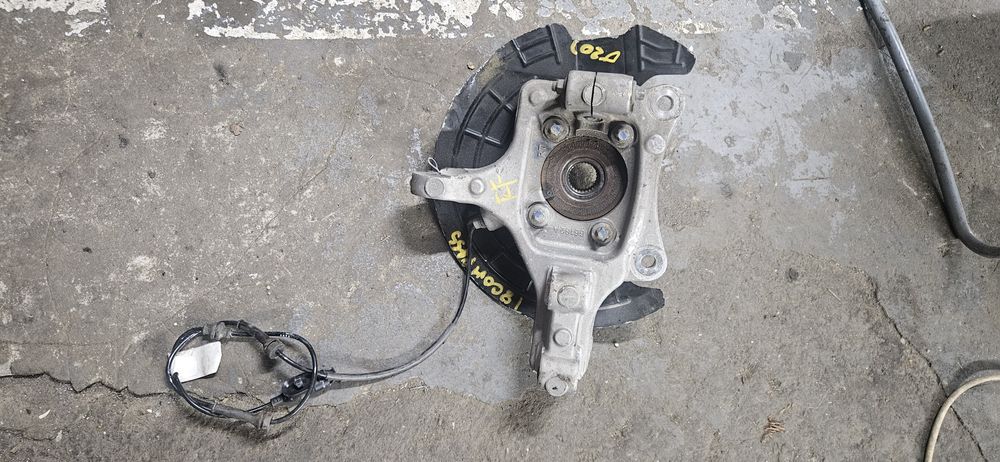 Цапфа поворотний кулак правий передній Jeep Compas 4×4 AWD