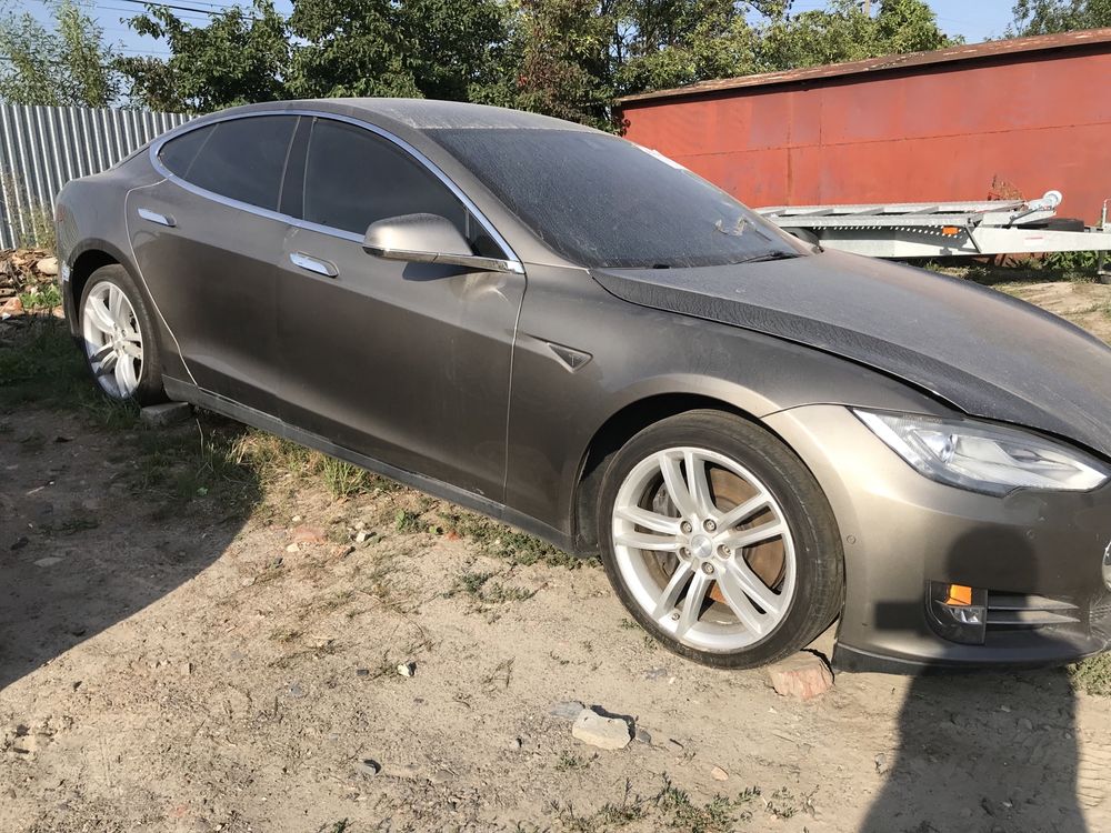 Tesla model S 70D