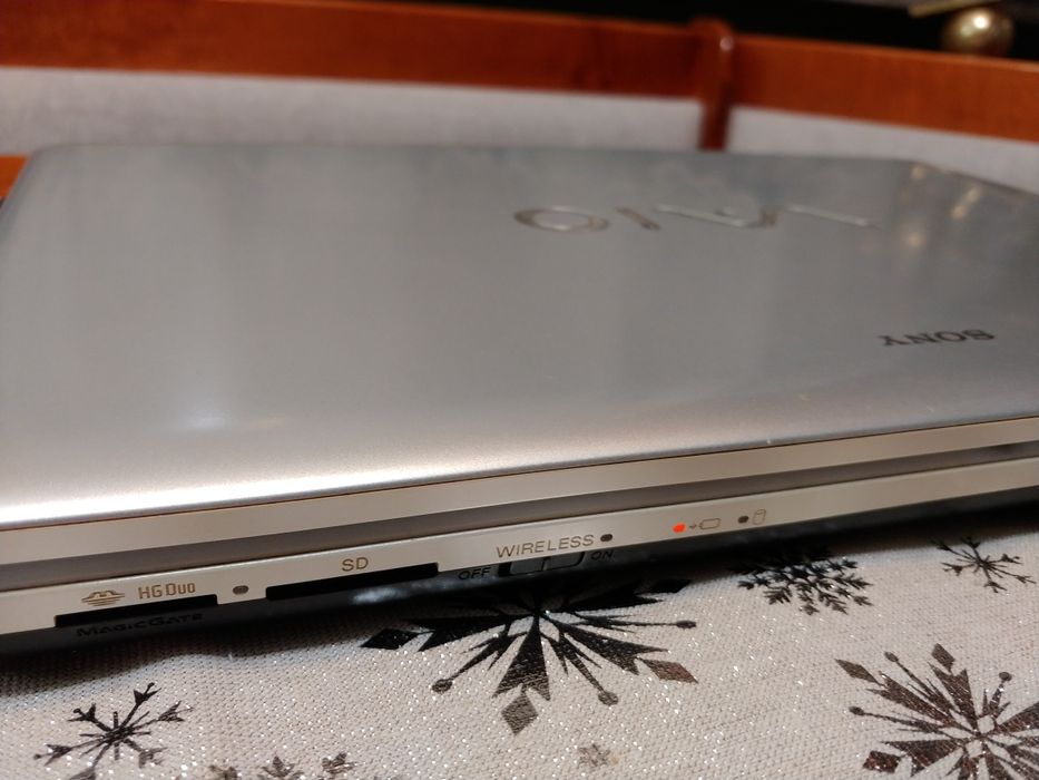 Laptop SONY VAIO WIN10 perłowy SSD 15'6 cala DVD