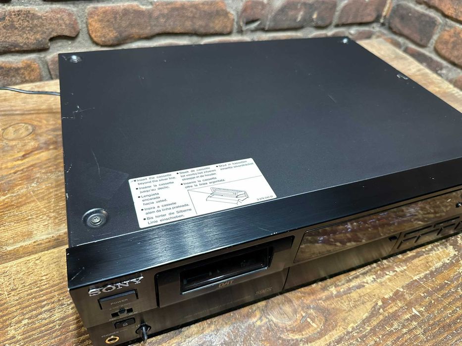 Magnetofon Cyfrowy  Sony DTC 59 ES, DAT