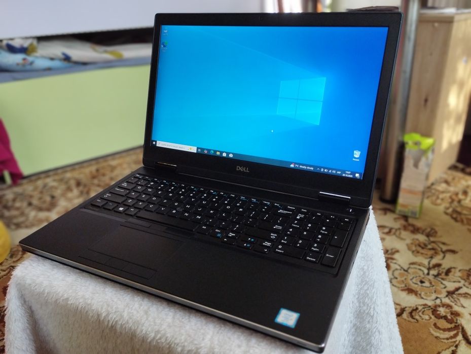 Dell Precision 7530 UHD i7-8850H/16gb DDR4/SSD 256gb/NVidia P2000