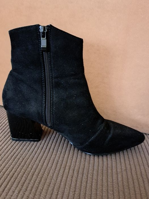 Raid czarne zamszowe botki 38