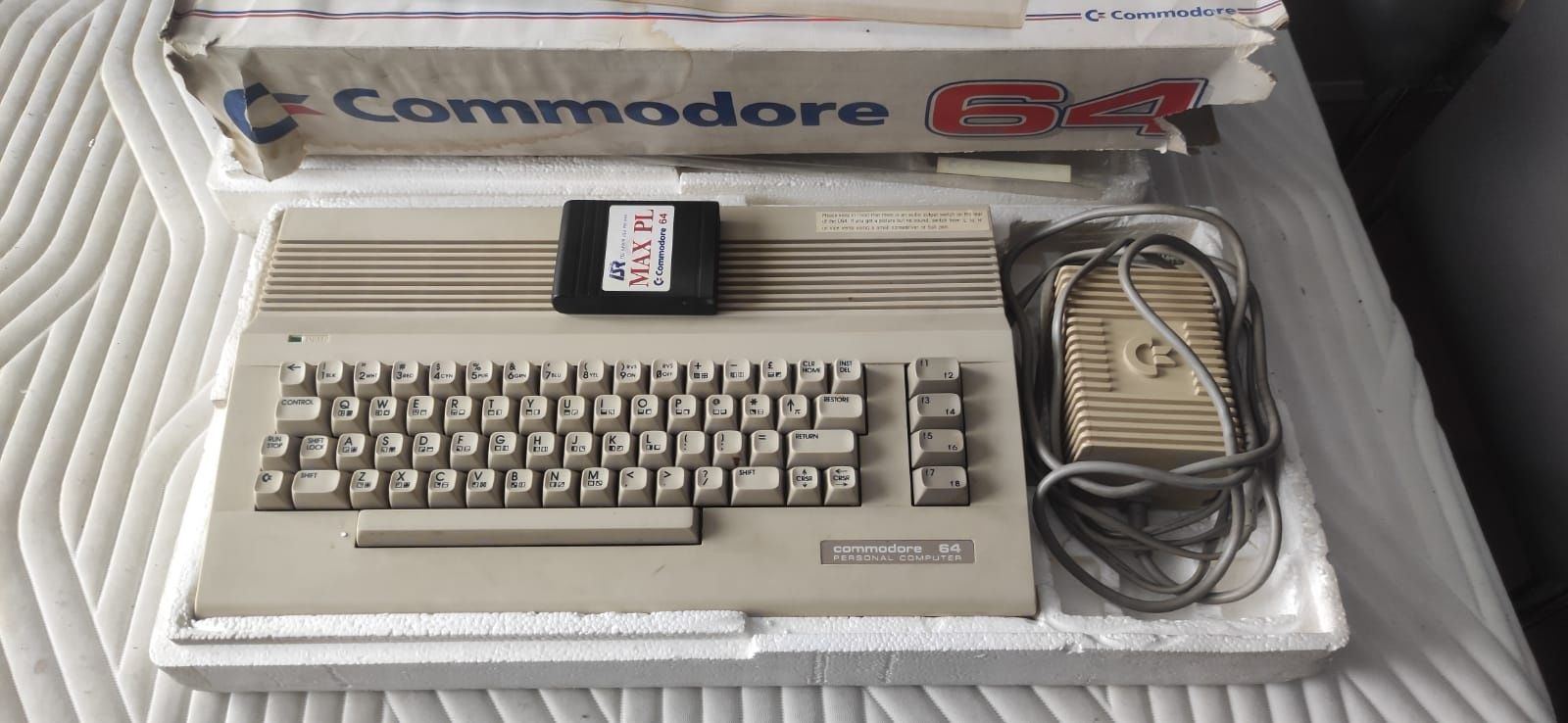 Komputer COMMODORE 64 C64 pudełko oryginalne