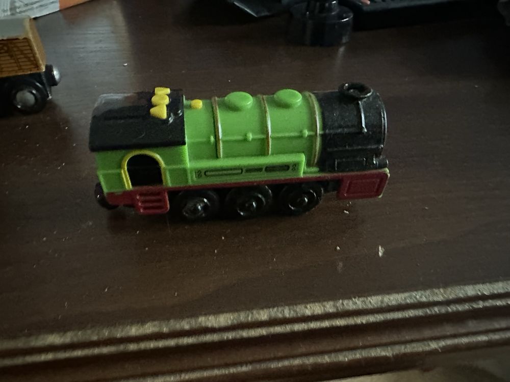 Dwie lokomotywy i wagon