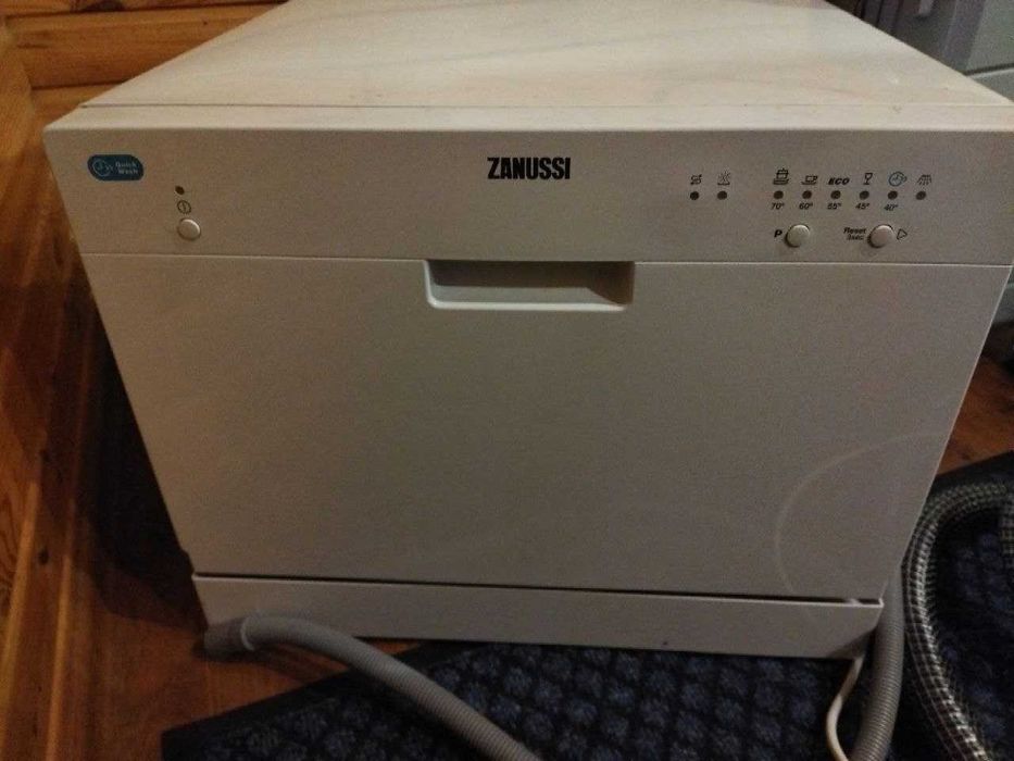 Посудомийна машина  Zanussi ZSF2415
