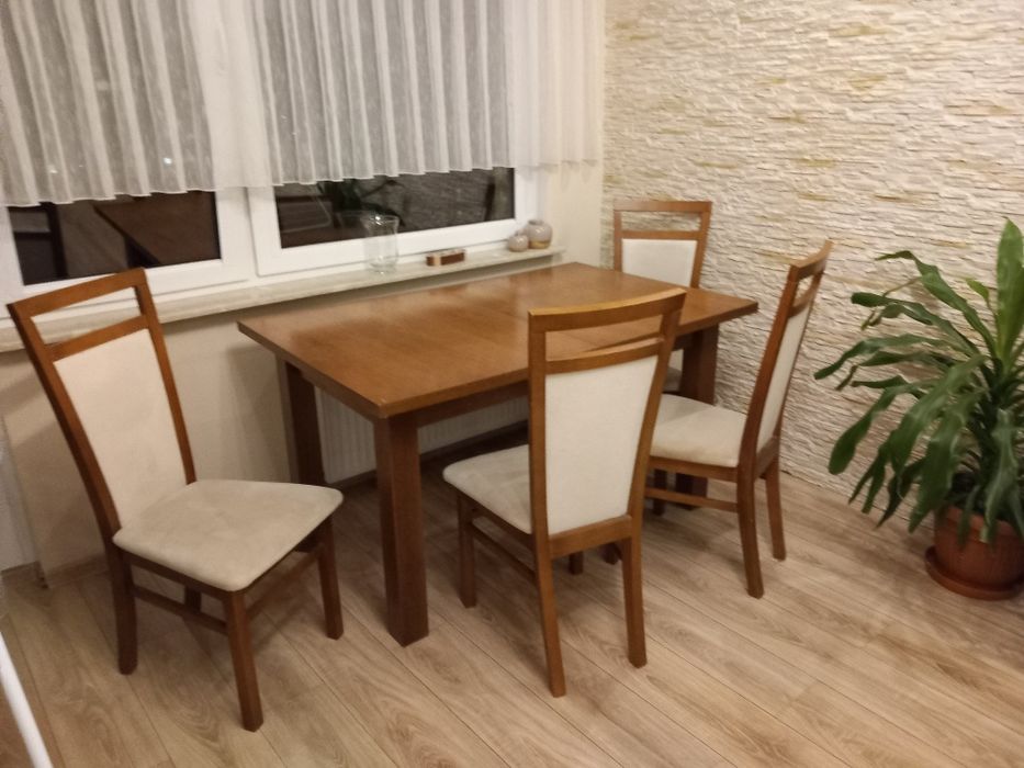 Stół drewniany + 4 krzesła