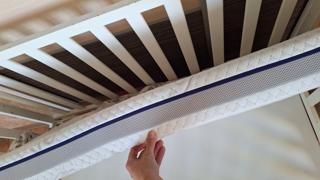 Łóżeczko skandynawskie dziecięce odpinany bok materac rucken