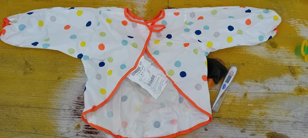 Conjunto babete, mordedores, escova de dentes, termómetro e meias bebé