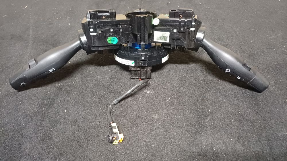 Zwijak taśma kierownicy przelacznik zespolony ford kuga mk2