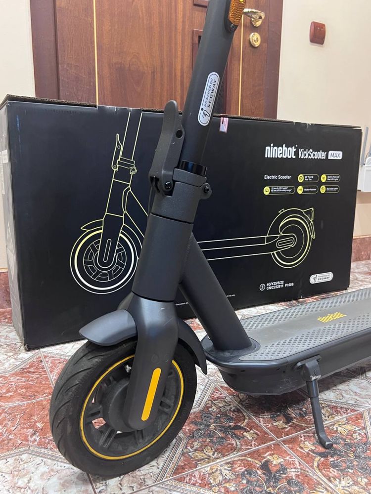 Електросамокат ninebot KickScooter MAX