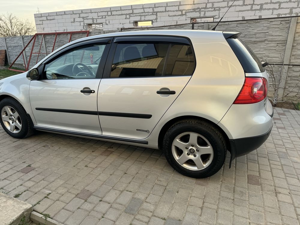 Продам Volkswagen Golf 5