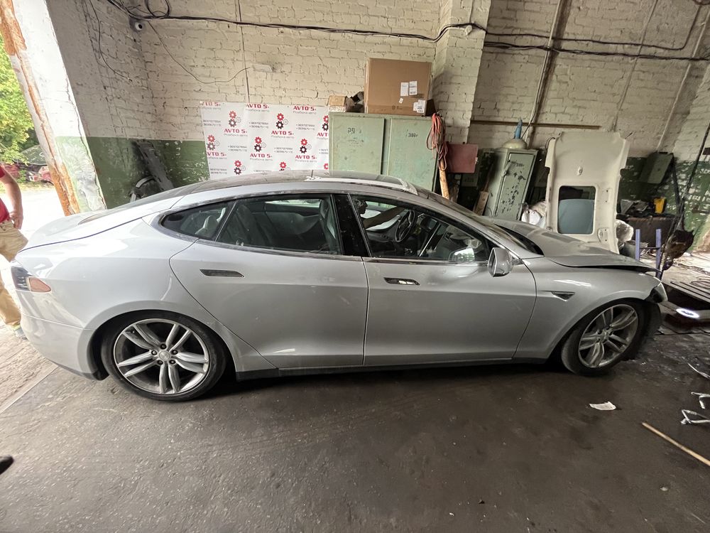 Разборка tesla model S,розбірка тесла модел С,розборка tesla MS