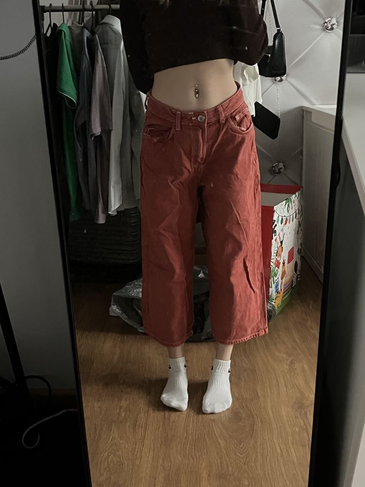 Spodnie Bershka w pięknym kolorze