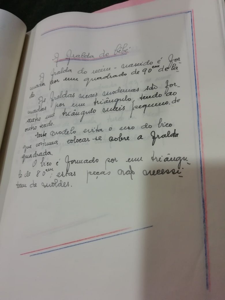 Caderno de lavores escolar 1949 com enxoval completo do bébé