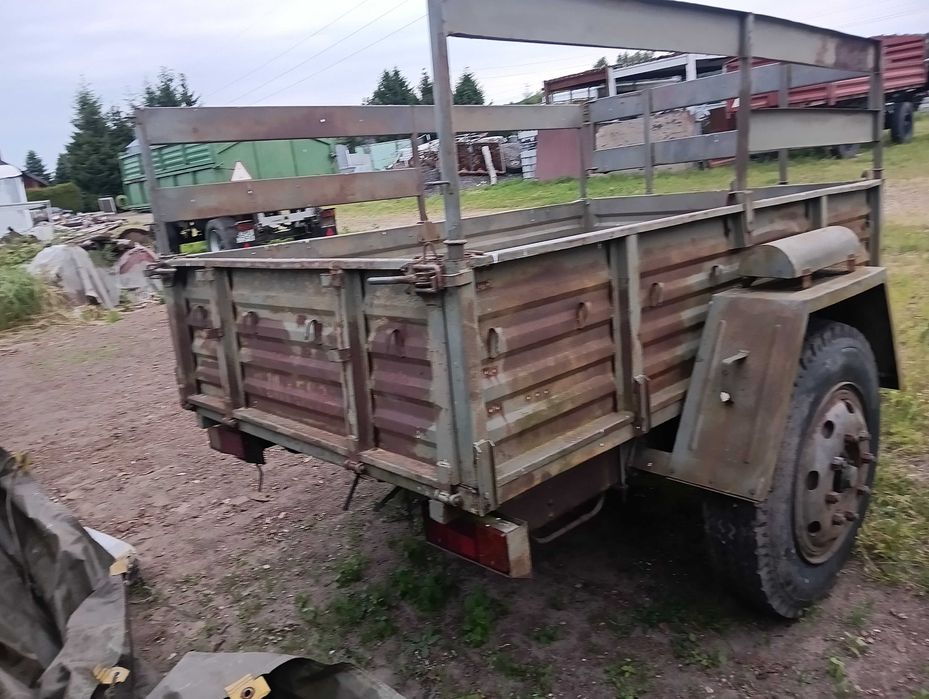 Przyczepka jedno osiowa Wojskowa / Jak NOWA