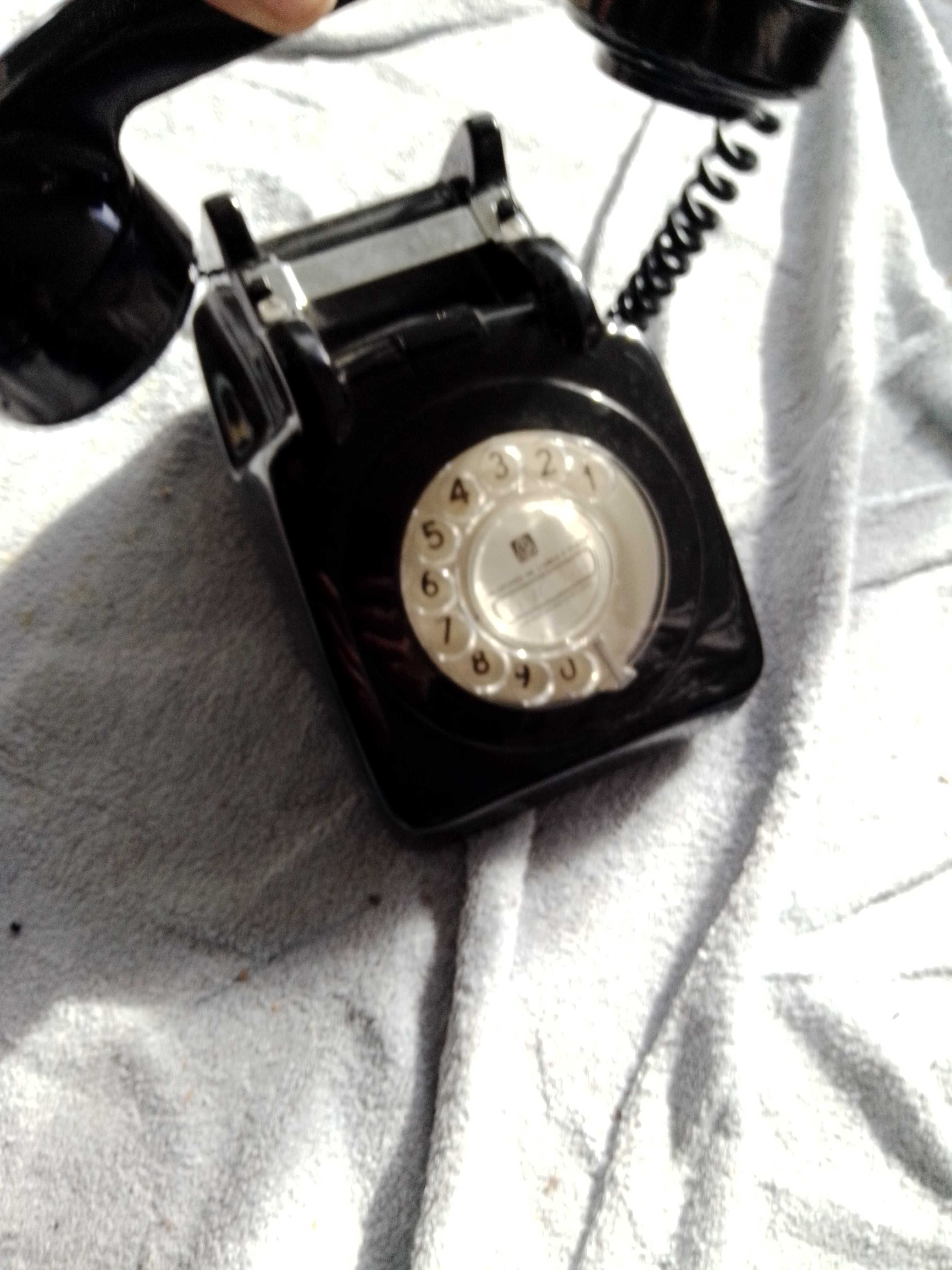 telefone antigo preto