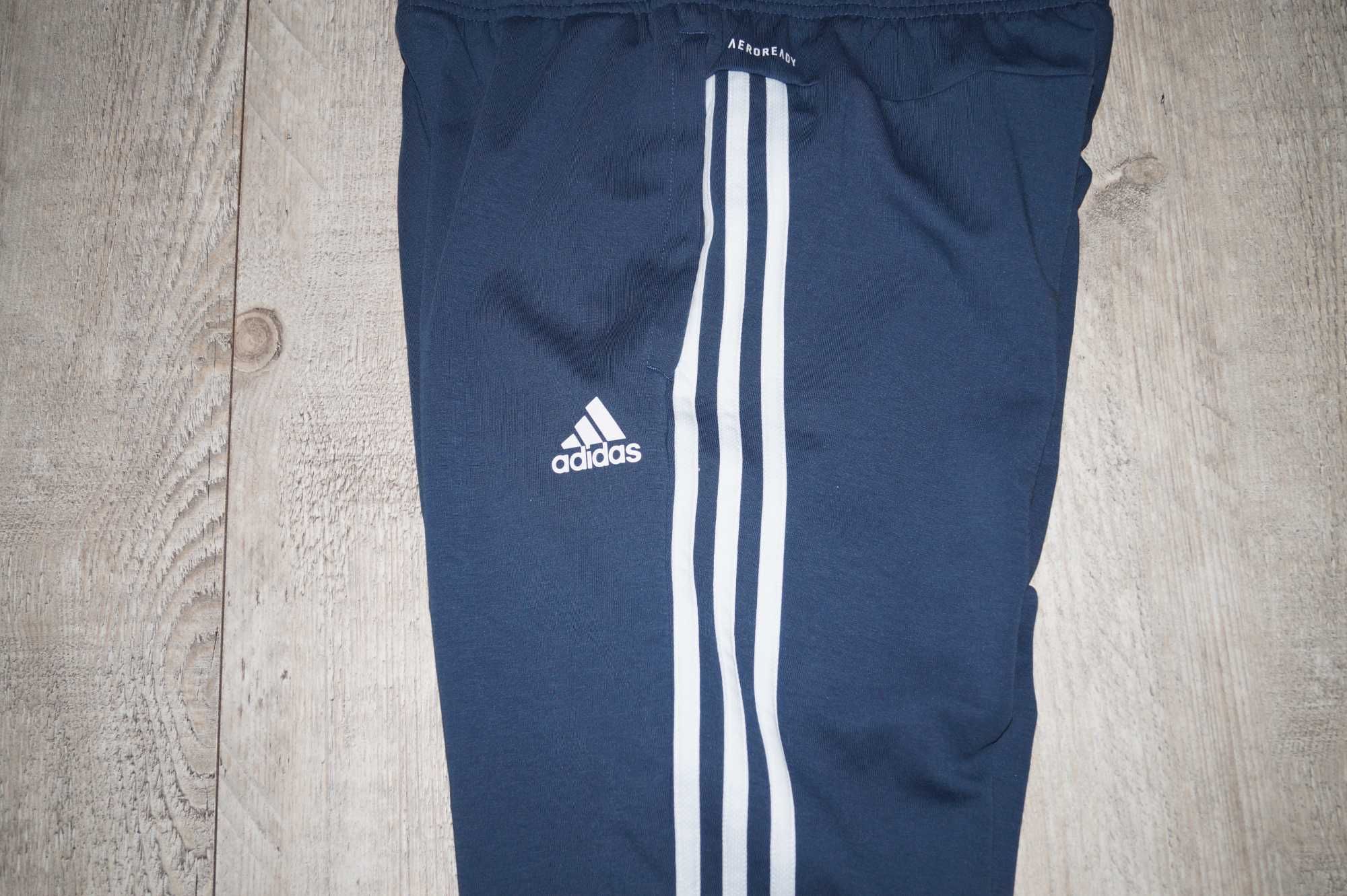 Męskie młodzieżowe spodnie dresowe Adidas r.ST