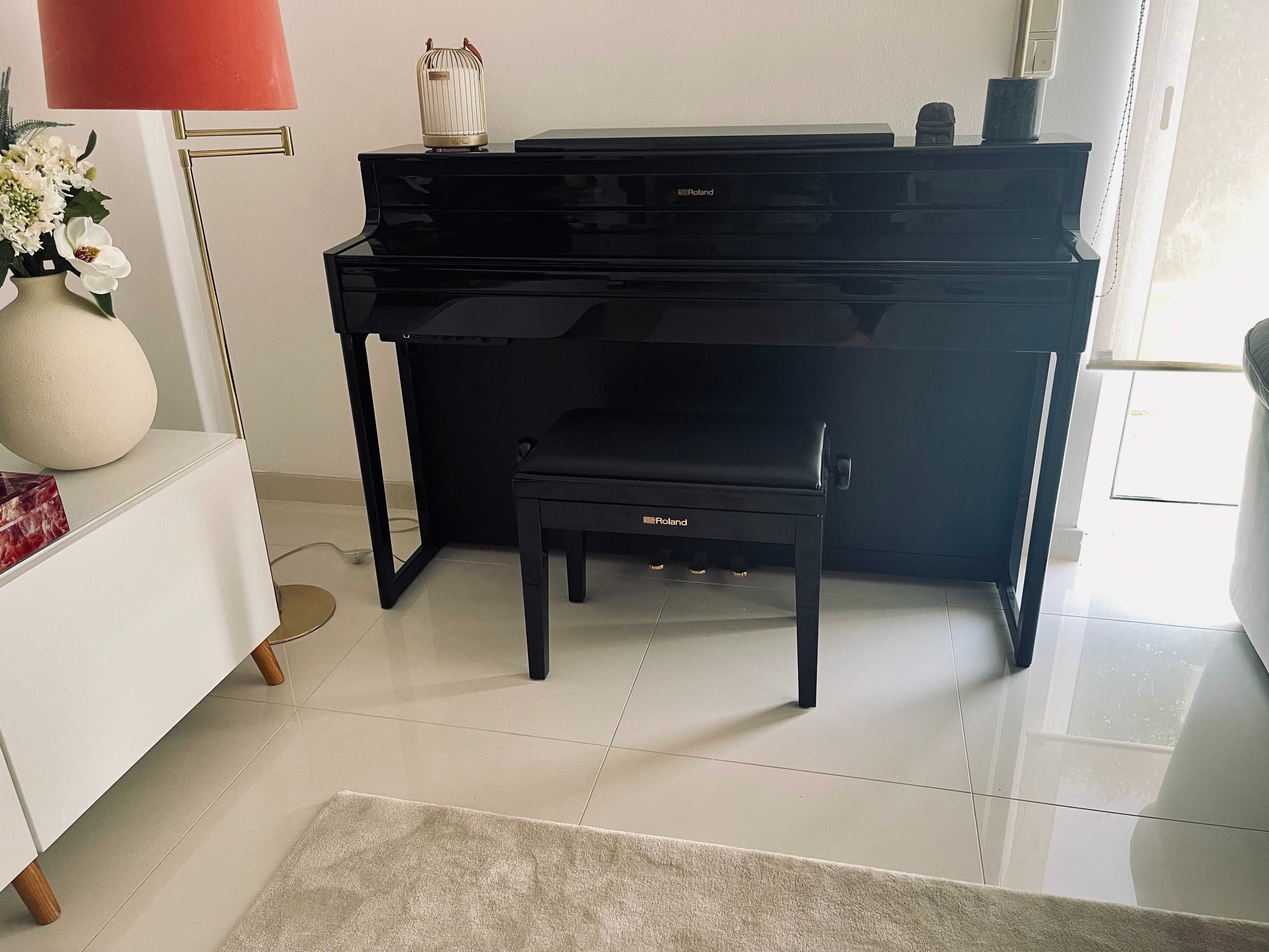 Piano digital Roland HP704-PE
