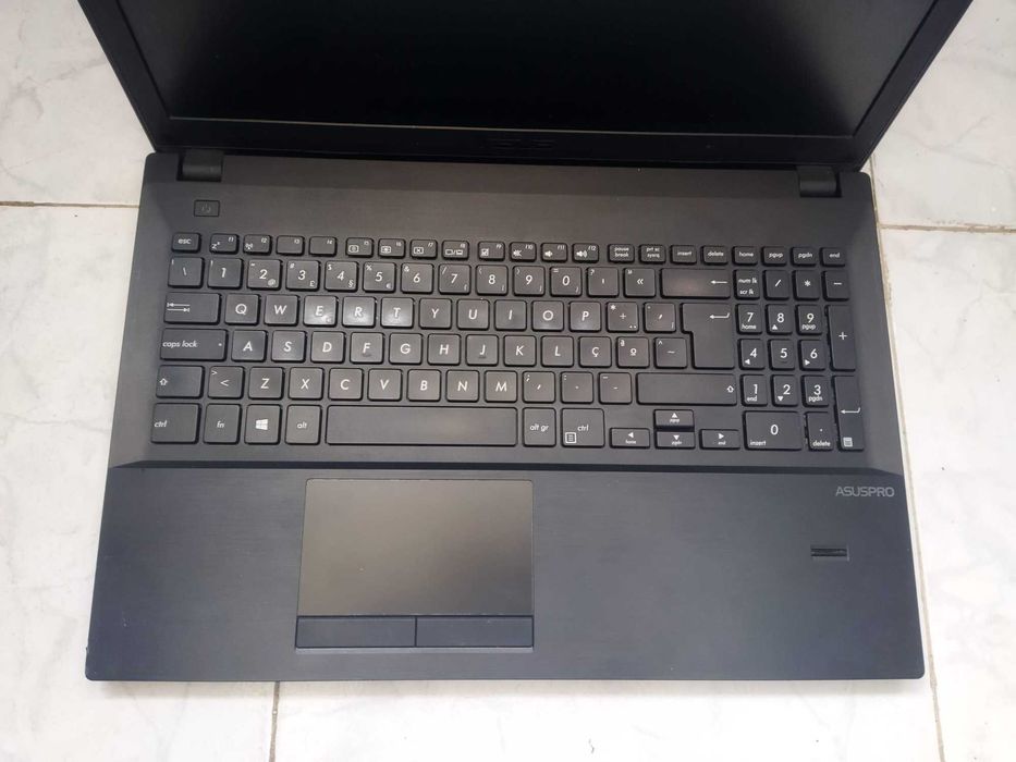 Portátil Asus i3 Pro PU551LA