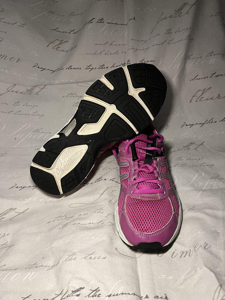 Жіночі росівки ASICS