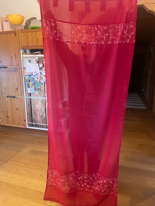 Firanki- zasłonki cienkie z delikatnym wzorem w góry