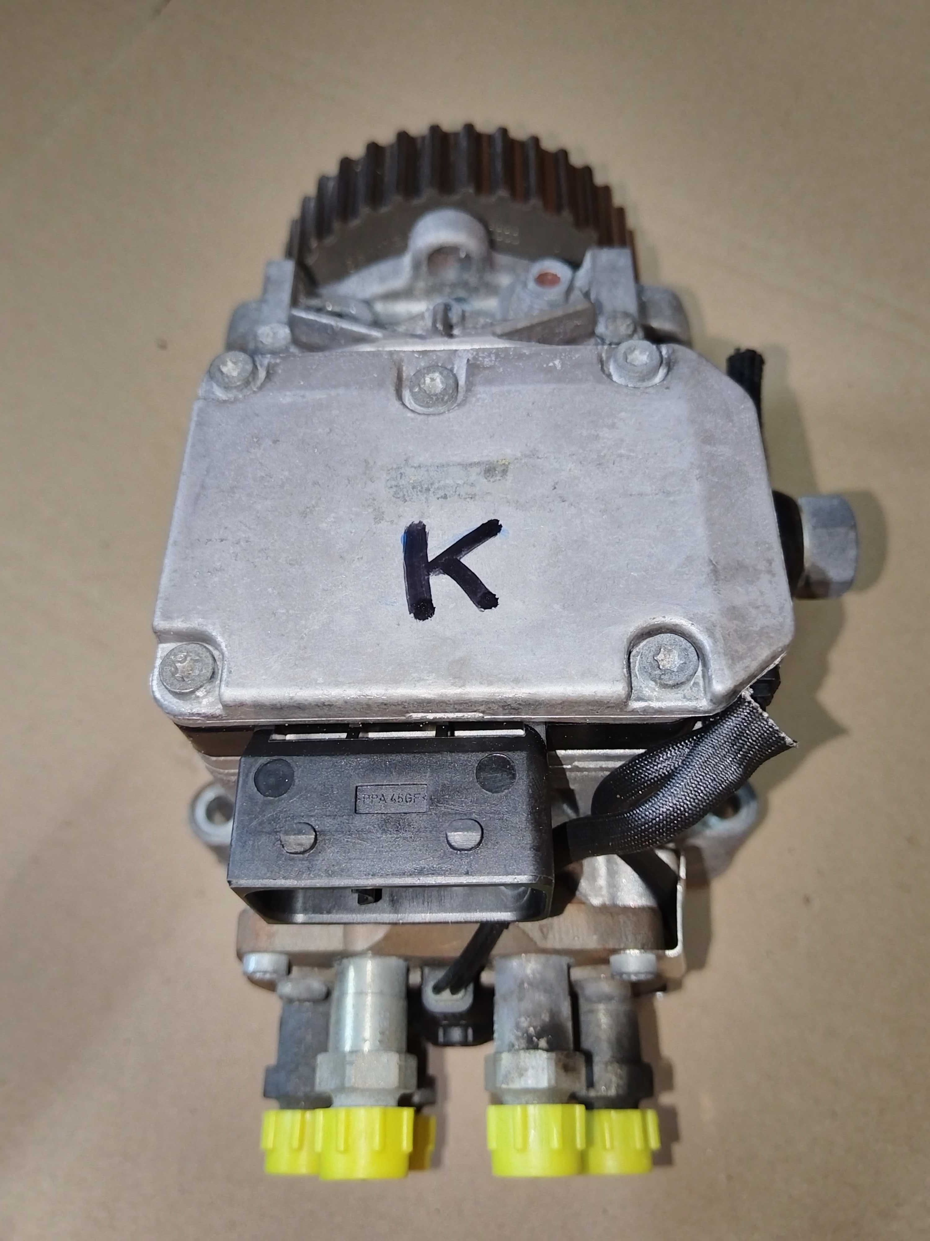 Pompa wtryskowa Audi a4 b7 2.5 tdi ..038   ..106K
