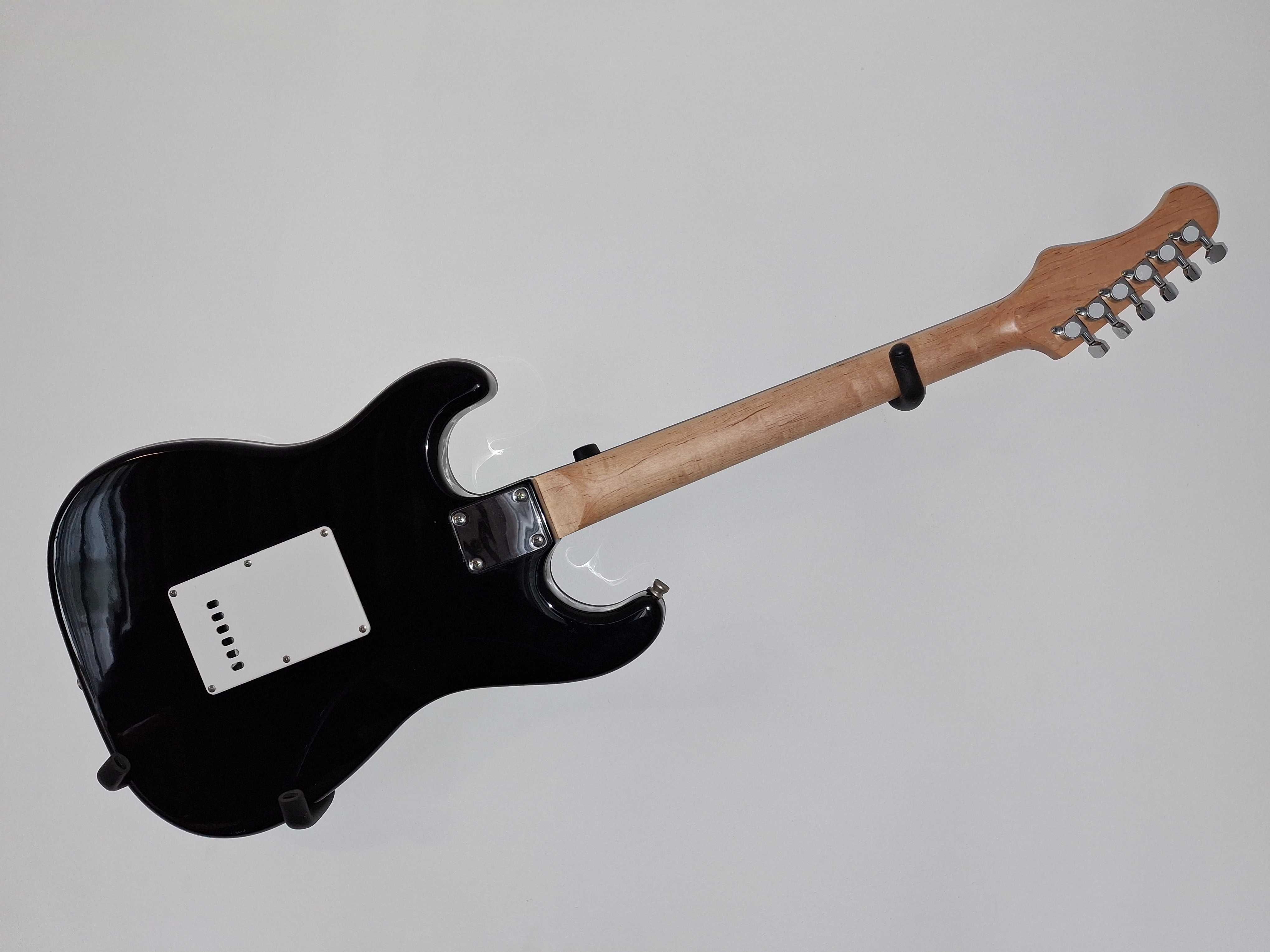 Guitarra Elétrica Rocker - em excelente estado, nova! Oportunidade!