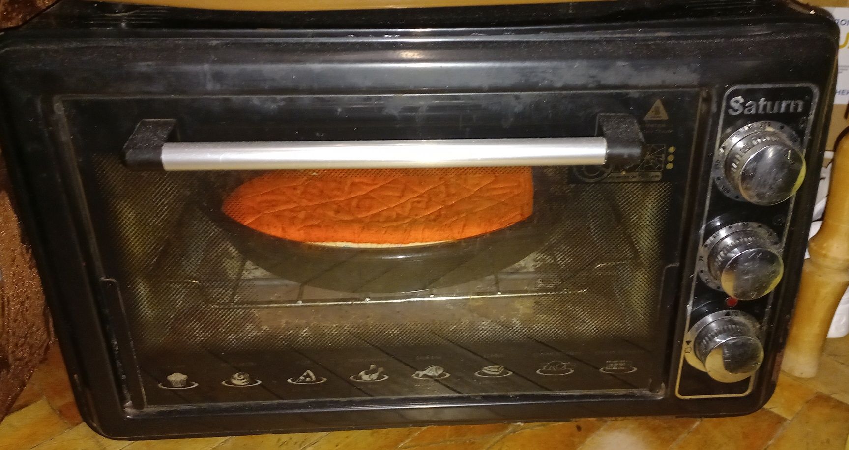 Електрична духовка Saturn